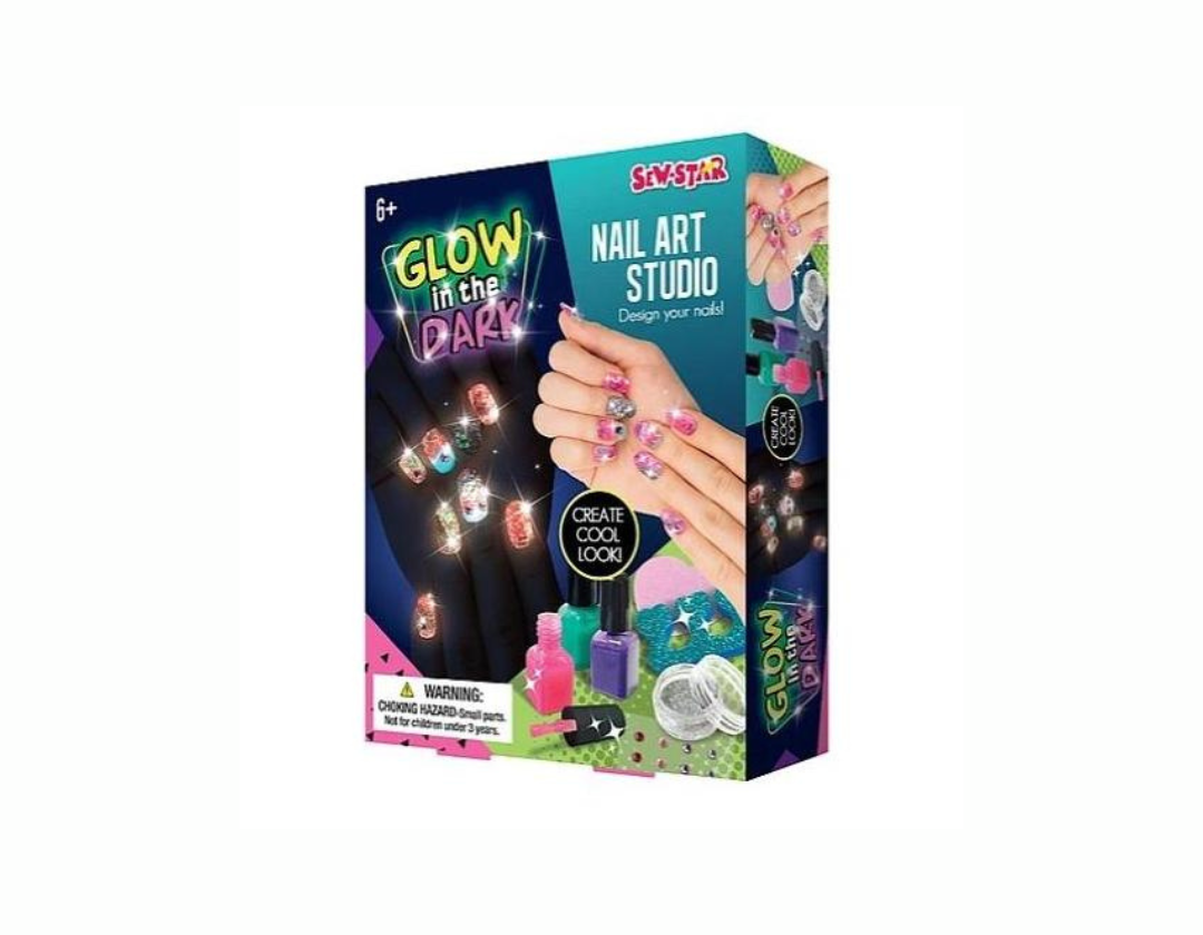 Esmalte de uñas que brilla en la oscuridad