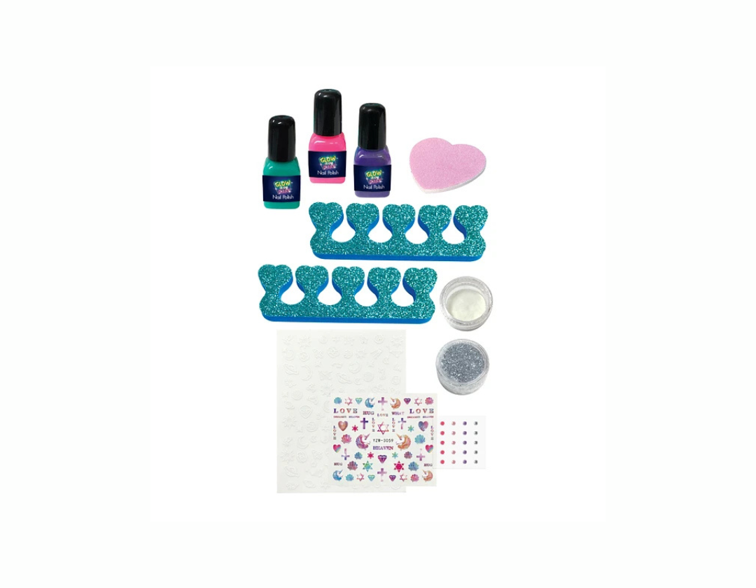 Esmalte de uñas que brilla en la oscuridad