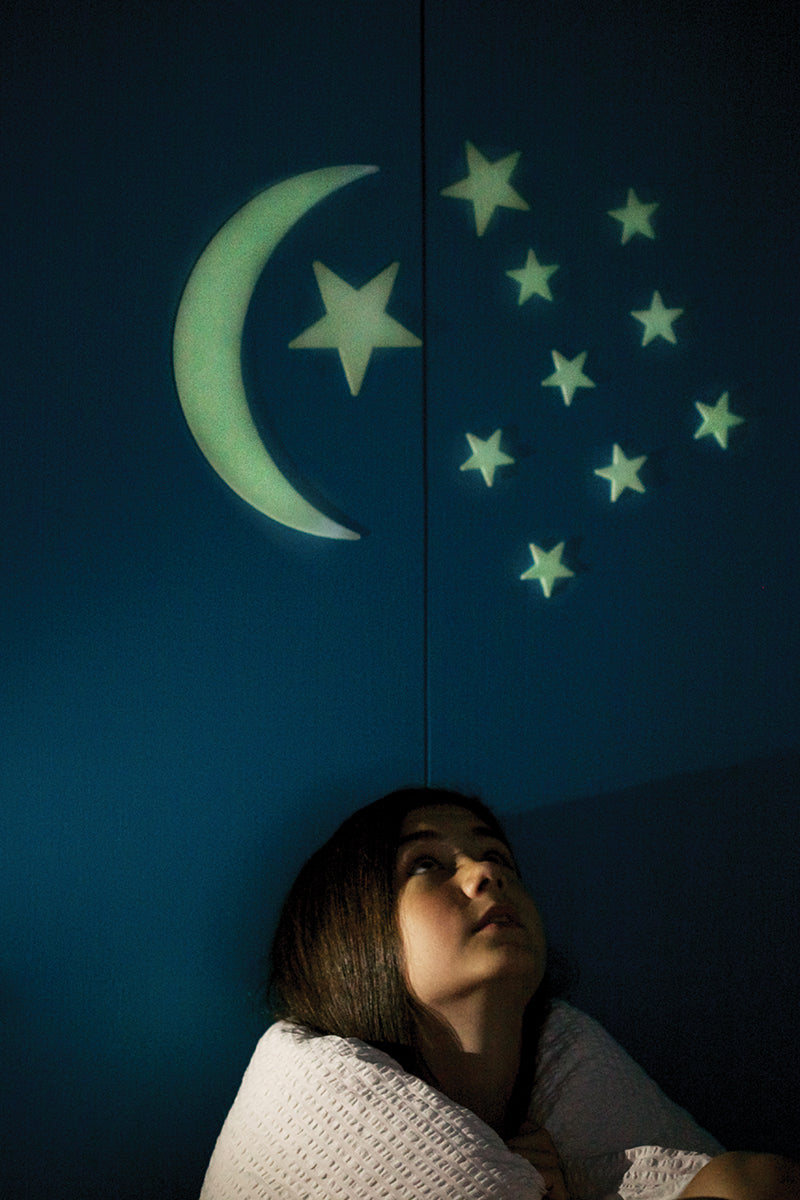 Luna y Estrellas que Brillan en la Oscuridad Glowing Imaginations 4M
