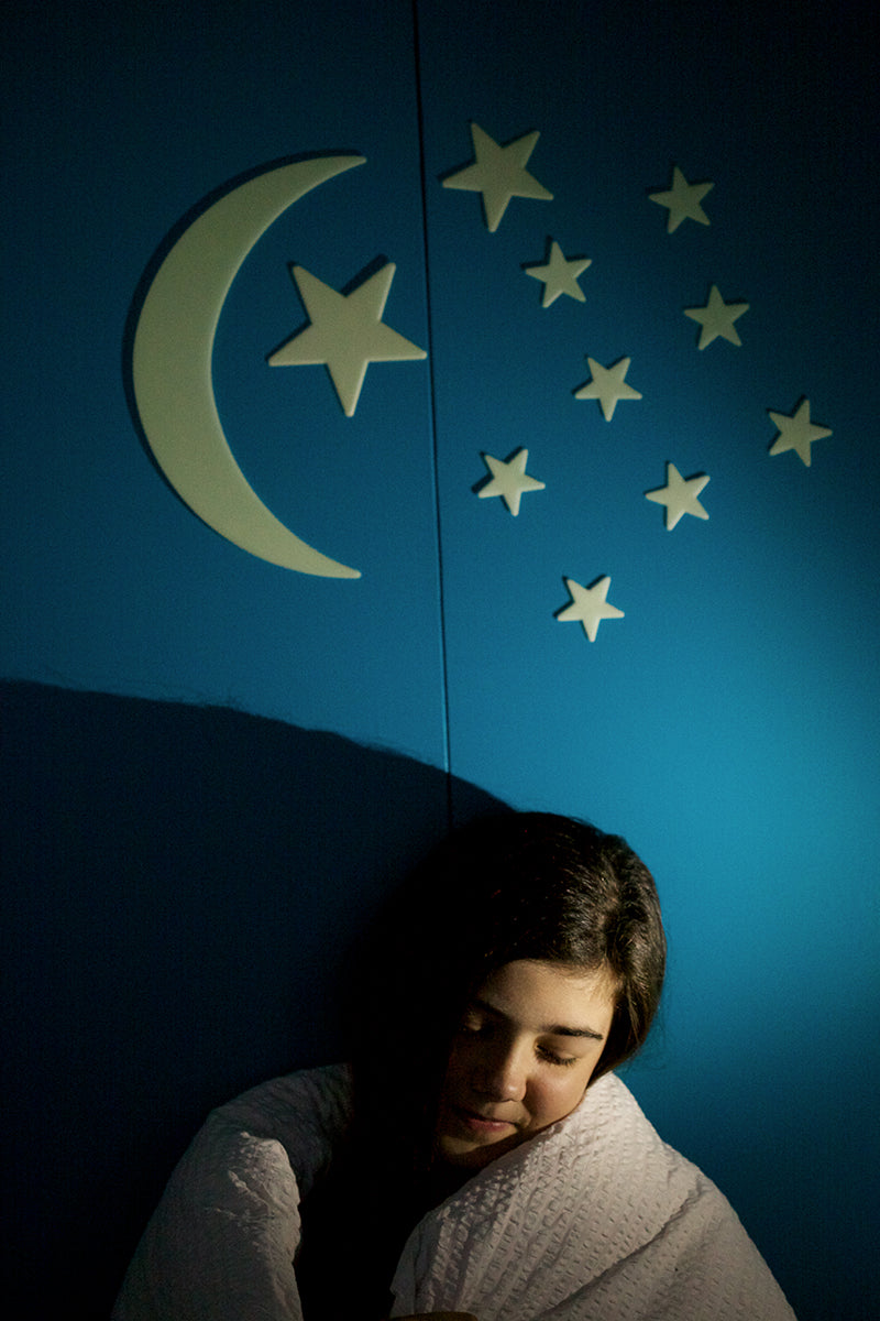 Luna y Estrellas que Brillan en la Oscuridad Glowing Imaginations 4M